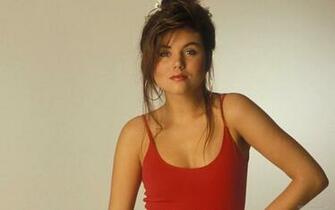 Tiffani Thiessen Actress Wallpaper Fun Hungama