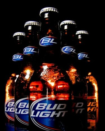 Corona Light Wallpaper Bud
