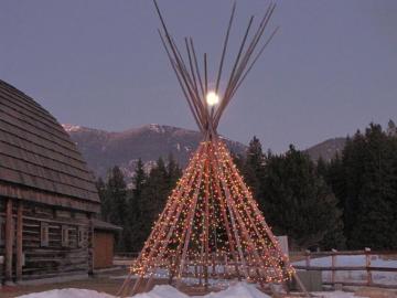 Native American Teepees Wallpaper Top