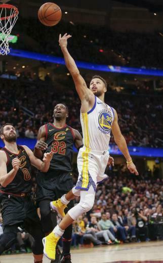 Stephen Curry Of The Golden State Warriors Shoots Ball
