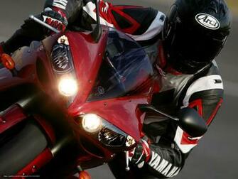 Wallpaper Yamaha R1 Arai Desktop