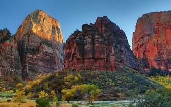 Gorgeous Desert Mountain Scenery Wallpaper