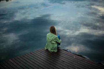 Hq Alone Girl Pictures Image