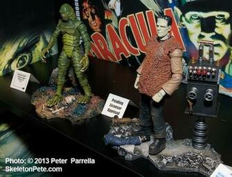 Universal Monsters Select Dracula Action Figure Diamond