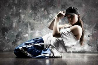 Dancing Girl Wallpaper HD Pictures One