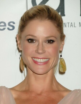Julie Bowen Wallpaper Julianne Hough HD