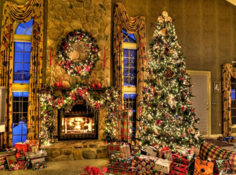 Christmas Wreath On Fireplace 3xhpnxjlsobv173l Wallpaper