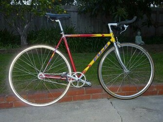 Sepeda Fixie Warna Kuning Merah Modifikasi