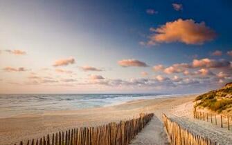 Pretty Beach Way Fence Ocean Desktop Pc And Mac Wallpaper