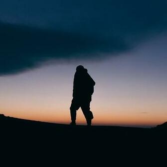 Silhouette Man Night Dom Sky Wallpaper