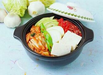 Kimchi Dish In Black Dutch Oven HD Wallpaper