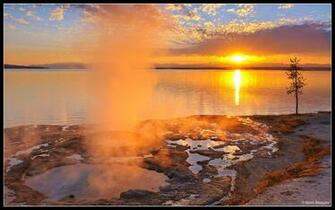 Yellowstone Lake Widescreen Wallpaper