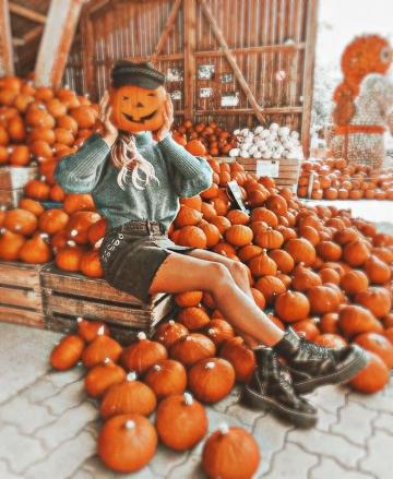 Cute Girl In Preppy Fall Wallpaper