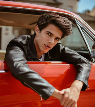 Famous Tiktokers Brent Rivera Red Car Tqfj1ennalp1mea4 Wallpaper