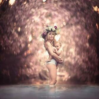 Stunning Photos Of Moms Breastfeeding Outside Show That Nursing In