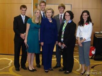 Hillary Clinton In Public Wallpaper
