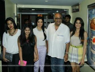 Sridevi With Husband Boney Kapoor And Daughters Jhanvi Khushi At