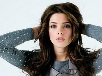 Ashley Greene Wallpaper