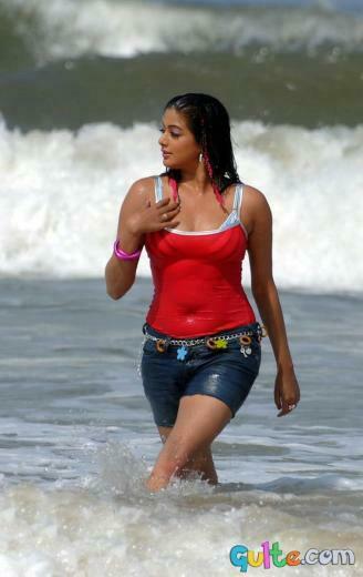Priyamani Raaj Telugu Movie Jot Beach Wallpaper Pics