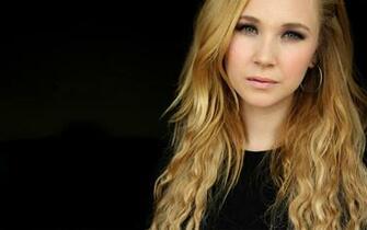 Juno Temple HD Wallpaper