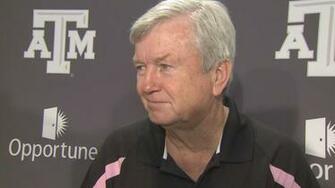 Texas A M S Gary Blair Inducted Into Disd Hall Of Fame