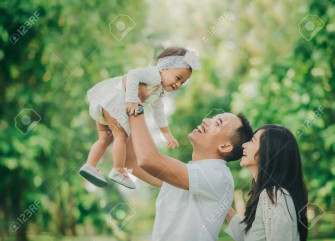 Cute Family Outdoor Picture Wallpaper