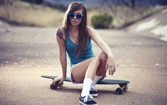 Meyers Girls With Glasses Longboard Skate Skateboarding Wallpaper