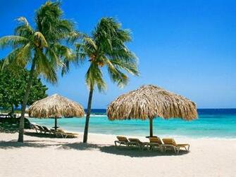 Beautiful Beach Wallpaper Designs To Brighten Up Your Day