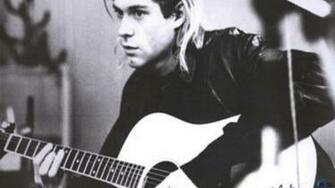 Wallpaper Kurt Cobain Playing Guitar X Widescreen Desktop