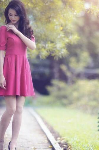 Beautiful Girls Wallpaper HD For Mobile Phones