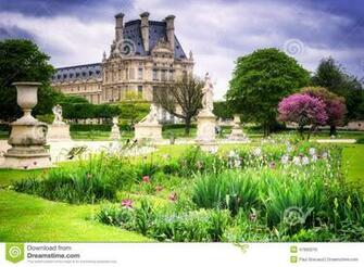 Louvre Wallpaper Spring