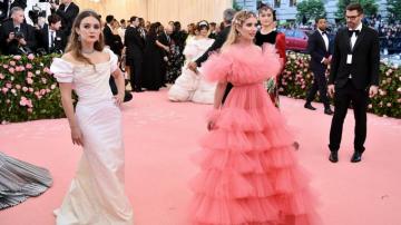 Emma Roberts And Billie Lourd Had A Scream Queens Reunion At The