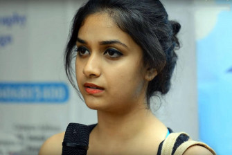 Keerthi Suresh Hair In A Bun HD 2dpbgg07vcjo3g21 Wallpaper