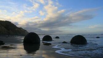 Botpost Balls Moeraki Boulders New Zealand I