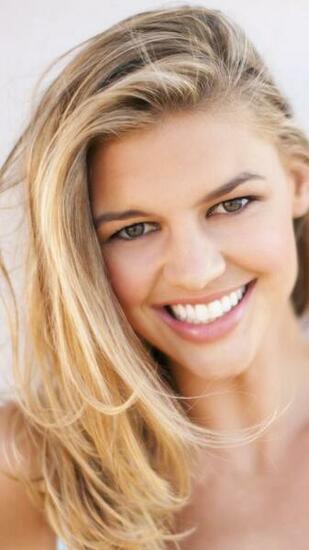 Kelly Rohrbach Smiling HD 4k Wallpaper
