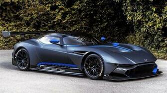 Pilote Darren Turner A Collabor Au Design De L Aston Martin Vulcan
