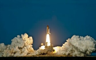 Space Shuttle Discovery Launch Wallpaper HD