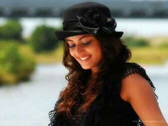 HD Wallpaper Bed Girls Sneha Ullal