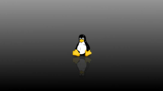 Simple Classic Tux Wallpaper By Sircrow