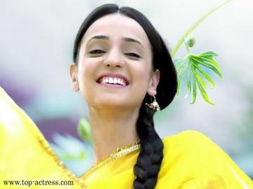 Sanaya Irani Khushi Wallpaper Photo Background