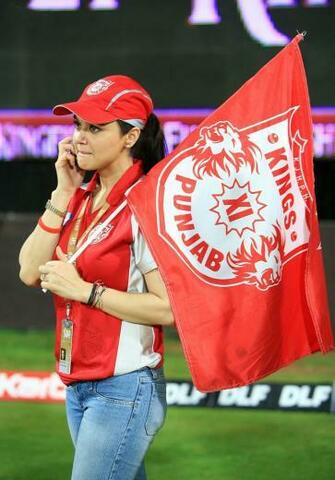 Cricket Wallpaper Preity Zinta Cheer Up Of Ipl