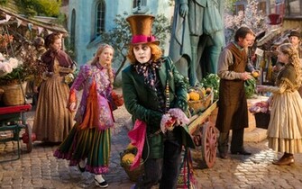 Alice Through The Looking Glass Mia Wasikowska Johnny Depp Wallpaper