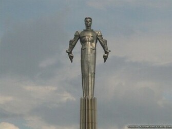 Yuri Gagarin Statue Wallpaper Crazy Frankenstein