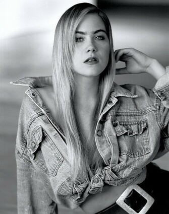 Model Christina Applegate Wallpaper