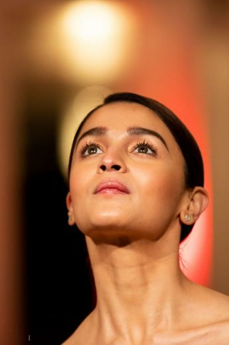 Alia Bhatt Looks Hot At The Gully Boy Photocall During 69th