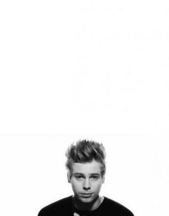 5sos Amnesia Luke Hemmings Wallpaper