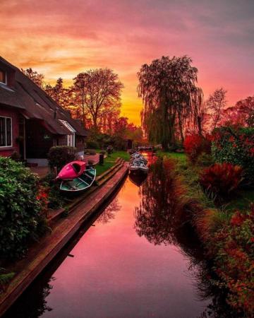 Giethoorn Netherlands The Photo