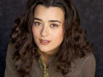 Cote De Pablo Wallpaper