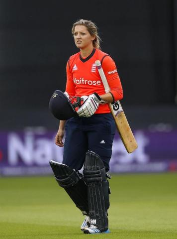 Sarah Taylor Very Beautiful Image Googlycricket Net