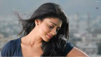 Shriya Saran Closed Eyes Pose In Nuvva Nena Wallpaper